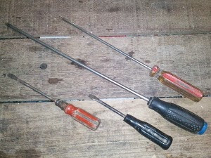 obeng alat dan bahan praktek elektronika